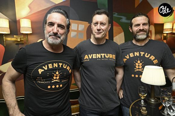 Jean Dujardin, Olivier Carsoule, Antoine Gravouil - J. Dujardin lors de la soirée de dégustation du whisky de seigle français « Aventure » (Bordeaux Distilling Co), dont il est partenaire, à Bruxelles, le 13 mars 2026. Photonews / Bestimage