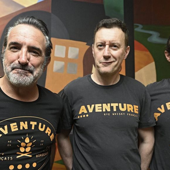 Jean Dujardin, Olivier Carsoule, Antoine Gravouil - J. Dujardin lors de la soirée de dégustation du whisky de seigle français « Aventure » (Bordeaux Distilling Co), dont il est partenaire, à Bruxelles, le 13 mars 2026. Photonews / Bestimage