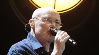 Cette star de la chanson sort de sa réserve pour donner de ses nouvelles : "J’ai une infirmière à domicile 24 heures sur 24..."