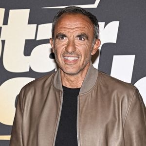 “Parfois, je fais la semaine de 35 heures en 48 heures (Il rit.) Il y a des périodes avec des sollicitations permanentes. Je suis obligé de dire non à 60 %, 70 % des choses", a-t-il expliqué au sujet de son son rythme effréné auprès du "Parisien".

Nikos Aliagas au photocall de la Star Academy au Grand Rex de Paris le 29 septembre 2025 pour le show case de présentation de la nouvelle saison de la Star Academy. Photo by Joly V/ANDBZ/ABACAPRESS.COM