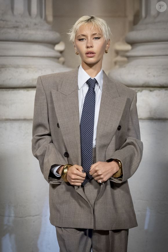 Iris Law - Photocall du défilé Saint Laurent  "Collection Masculine Prêt-à-Porter Automne/Hiver 2025-2026" lors de la Fashion Week de Paris (PFW) le 28 janvier 2025 © Olivier Borde /Bestimage