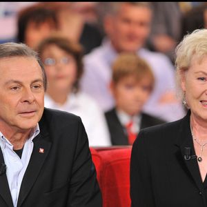 Maaike Jansen et Roland Giraud lors de l'émission Vivement Dimanche
©Guillaume Gaffiot/Bestimage