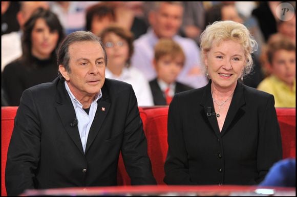 Maaike Jansen et Roland Giraud lors de l'émission Vivement Dimanche
©Guillaume Gaffiot/Bestimage