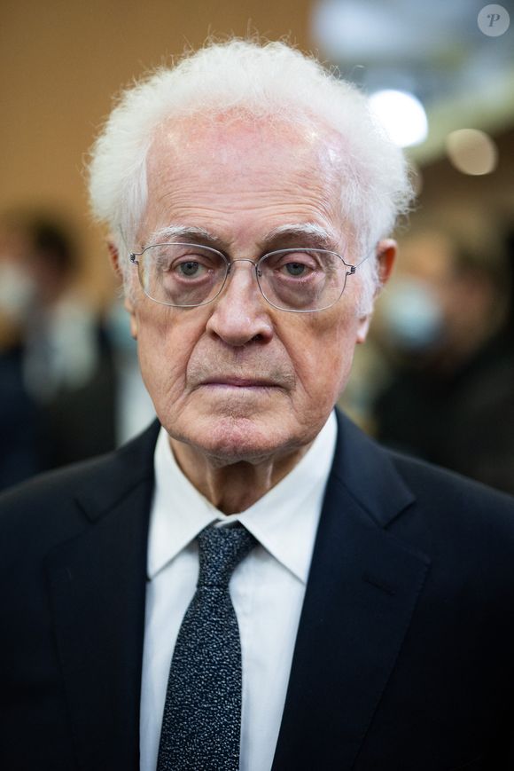 Lionel Jospin - Inauguration d'une plaque en hommage au professeur Samuel Paty au Ministère de l'Education nationale, un an après avoir été assassiné par un terroriste. Le 16 octobre 2021
Raphael Lafargue / Pool / Bestimage