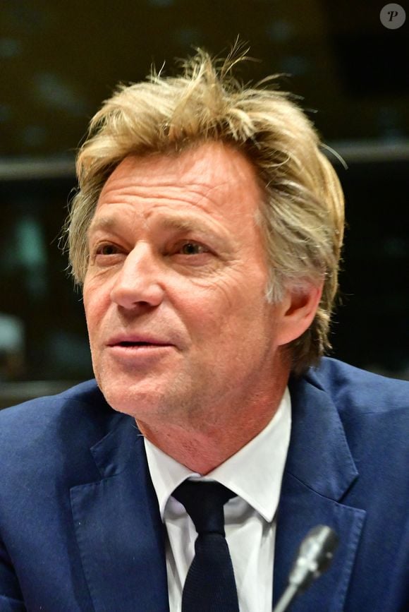 "Le journal de France Télévisions a sa différence et sa singularité ; l’audience n’est peut-être pas la même priorité, nous n’avons pas les mêmes obligations."

Audition de Laurent Delahousse, journaliste et présentateur de télévision, par la commission d'enquête "Audiovisuel public" à l'Assemblée Nationale à Paris, France, le 2 février 2026. © Christian Liewig/Bestimage