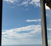 Elle révèle à ses abonnés avoir la chance de pouvoir travailler avec une vue sur la mer et les transats de la Principauté.

Story du mardi 9 juin 2026 d'Estelle Lefébure

Photo : Instagram Estelle Lefébure