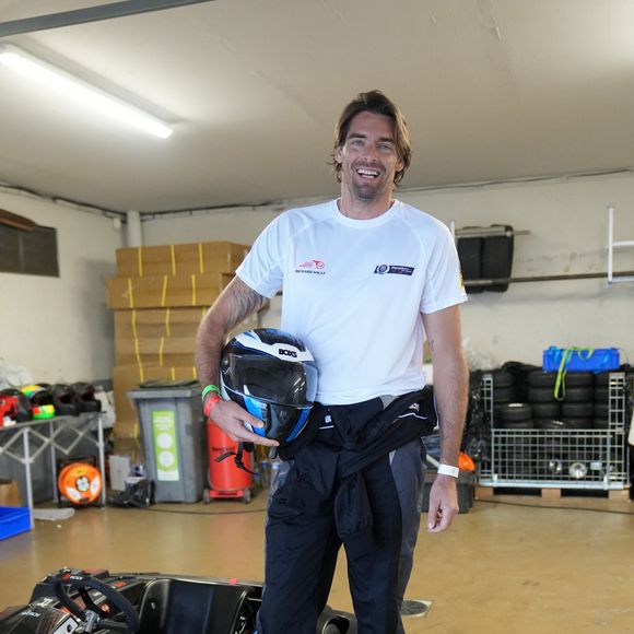 Il a été lui-même concerné de près,

Camille Lacourt - 10ème édition du Marathon Karting Jules Bianchi sur le circuit Paul Ricard en soutien à l'Association Jules Bianchi le 11 septembre 2025. © Anne-Sophie Guebey / Bestimage