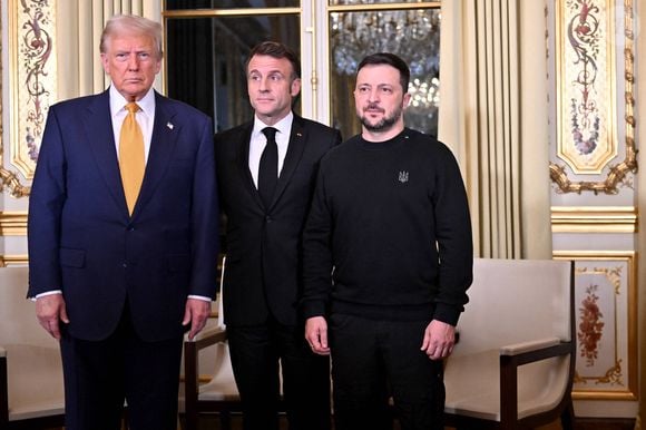 French president Emmanuel Macron meets U.S. President-elect Donald Trump in Paris, Volodymyr Zelenskiy will travel to Paris to attend the re-opening of Notre-Dame cathedral on Saturday, and use the trip to hold talks with U.S, at the Elysee presidential Palace in Paris, France, on December 7, 2024. © Jeanne Accorsini/Pool/Bestimage