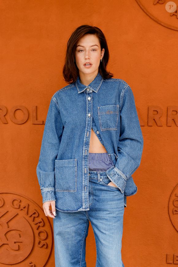 Elle indique alors être passée par une véritable "traversée du désert"

Adèle Exarchopoulos au village lors des Internationaux de France de Tennis de Roland Garros 2025, à Paris, France, le 8 juin 2025. © Cyril Moreau/Bestimage