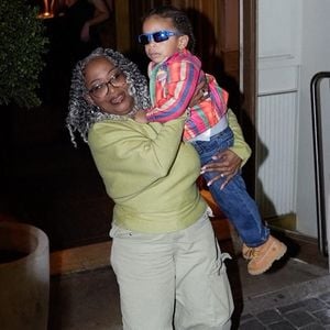 Pour cette soirée placée sous le signe de la sérénité retrouvée, le couple n'était pas seul : ils étaient accompagnés de leurs deux fils, RZA, trois ans, et Riot, deux ans, ainsi que de Monica Braithwaite, la mère de la chanteuse.

Rihanna et ASAP Rocky ont été vus au restaurant Siena à Paris. Le couple profite d'une sortie décontractée pour passer du temps ensemble dans la ville. @Backgrid USA / Bestimage Vendetta dailly / BACKGRID