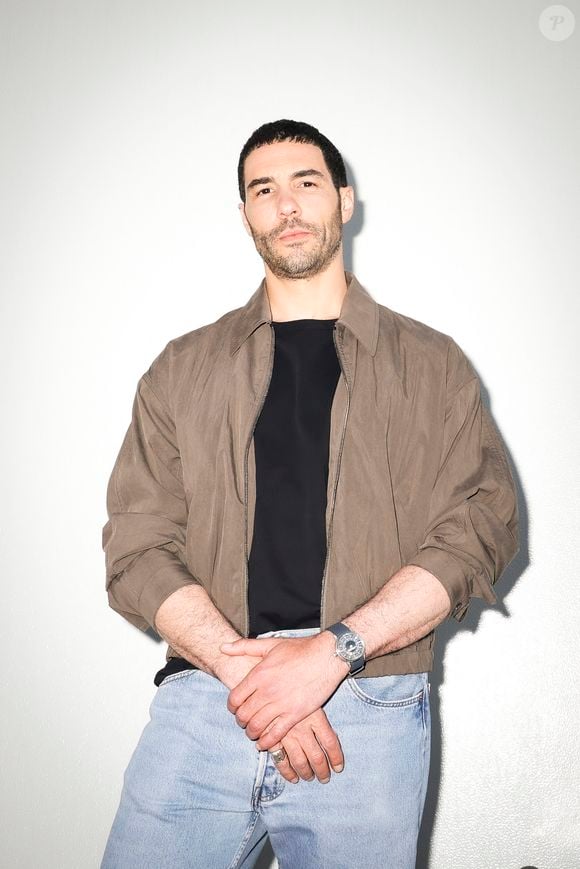 Tahar Rahim a été questionné au sujet de sa famille par Léa Salamé le mercredi 21 mai 2025 sur France Inter

Exclusif - Tahar Rahim en backstage de l'émission "C à vous" lors du 78ème Festival International du Film de Cannes le 20 mai 2025. © Jack Tribeca / Bestimage