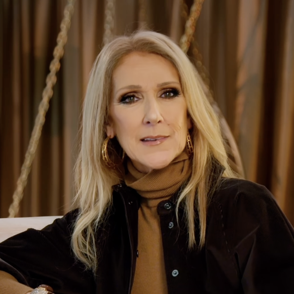 La griffe Maje a imaginé une collection capsule rétro et chic, sublimée par des clichés iconiques de la star. 

Capture d'écran de la vidéo Instagram de Céline Dion