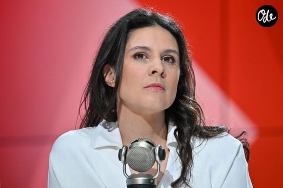 La journaliste élève quatre enfants avec son mari Harold Hauzy.

Apolline de Malherbe sur le plateau de BFM à Paris, le 6 mai 2024. Photo : Tomas Stevens/ABACAPRESS.COM