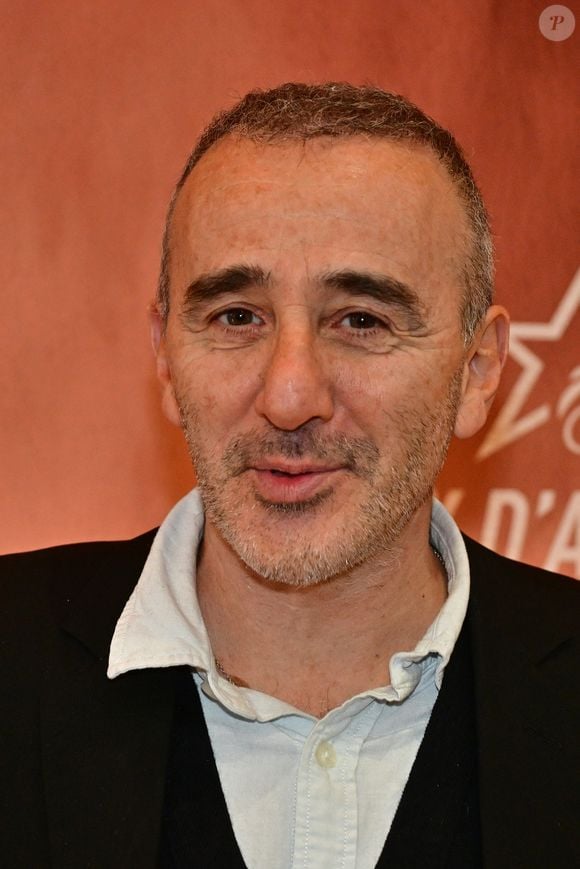S'il connait le sexe de son futur bébé, un petit garçon, Elie Semoun cherche encore son prénom. 

Elie Semoun - 104ème édition du Prix d'Amérique 2025 à l'hippodrome Paris-Vincennes le 26 janvier 2025. © Christian Liewig/Bestimage