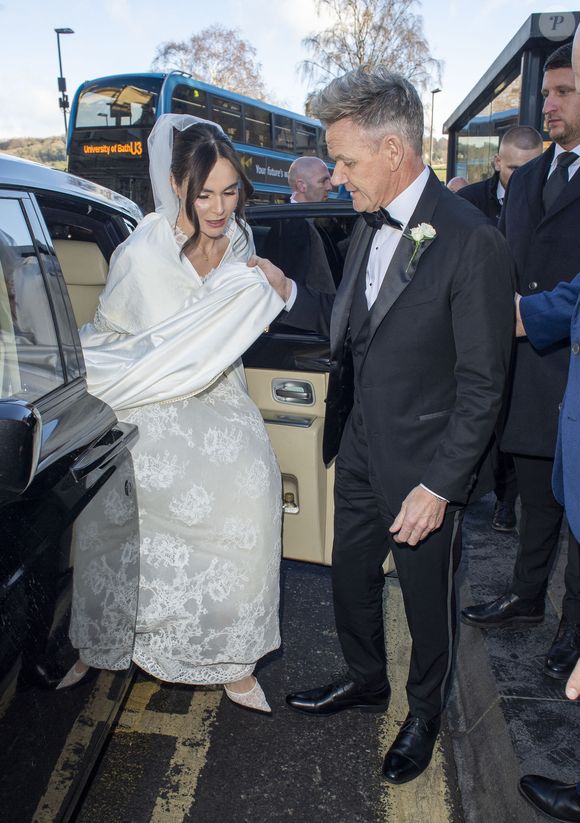 Holly, la fille de Gordon Ramsay, s'est mariée.

Arrivées pour le mariage de Holly Ramsay avec Adam Peaty à l'abbaye de Bath., le 27 décembre 2025. GOFF  / BESTIMAGE