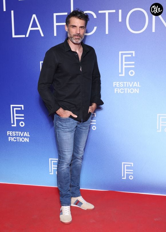 Gil Alma lors de la cérémonie de clôture du 27ème Festival de la Fiction de la Rochelle, France, le 20 septembre 2025. © Denis Guignebourg/Bestimage