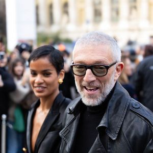Actuellement installé dans le sud de la France, à Saint-Tropez plus précisément, Vincent Cassel tourne la quatrième saison de la série "The White Lotus".

Vincent Cassel - Arrivées des célébrités au défilé Schiaparelli "Collection Haute Couture Printemps/Eté 2026" lors de la Fashion Week de Paris (PFW), au Petit Palais à Paris, France, le 26 janvier 2026. © Thibault Duboucher/Bestimage