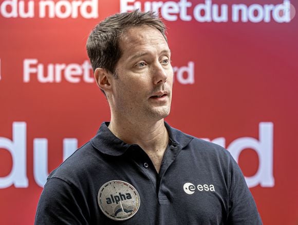 Le cosmonaute a rejoint pour la première fois la Station spatiale internationale en 2016
Exclusif - Thomas Pesquet en dédicace pour son livre "Ma vie sans gravité" à la librairie Furet du nord à Lille, le 24 novembre 2023.
© Stéphane Vansteenkiste/Bestimage