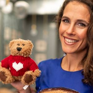 Clémence Castel, habillée par le chocolatier Nicolas Morin et la styliste Flory Brisset lors d'un essayage en prévision du défilé du salon du chocolat 2022 à Paris, France, le 21 octobre 2022. © Pierre Perusseau/Bestimage