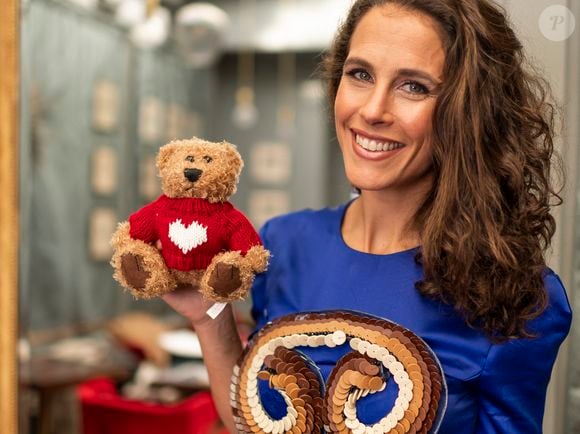 Clémence Castel, habillée par le chocolatier Nicolas Morin et la styliste Flory Brisset lors d'un essayage en prévision du défilé du salon du chocolat 2022 à Paris, France, le 21 octobre 2022. © Pierre Perusseau/Bestimage