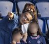 Pour rappel, Maxime Chattam s’est séparé de Faustine Bollaert depuis plusieurs mois, après quinze années d’amour et deux charmants enfants : Abbie (12 ans) et Peter (10 ans). 

Faustine Bollaert, son mari Maxime Chattam et leurs enfants Abbie et Peter sont en tribune lors de la rencontre de football Paris Saint Germain PSG contre Clermont (4-0) au Parc des Princes à Paris le 11 septembre 2021.