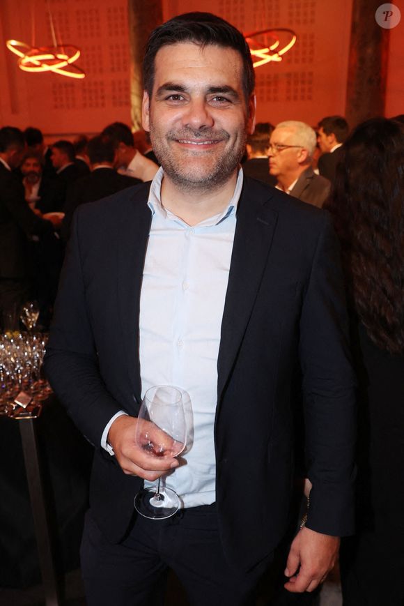 Mais le présentateur ne se lamente pas

Matthieu Lartot assiste à la 20e Nuit du Rugby qui se tient à l'Olympia à Paris, France, le 23 septembre 2024. Photo par Jerome Dominé/ABACAPRESSCOM