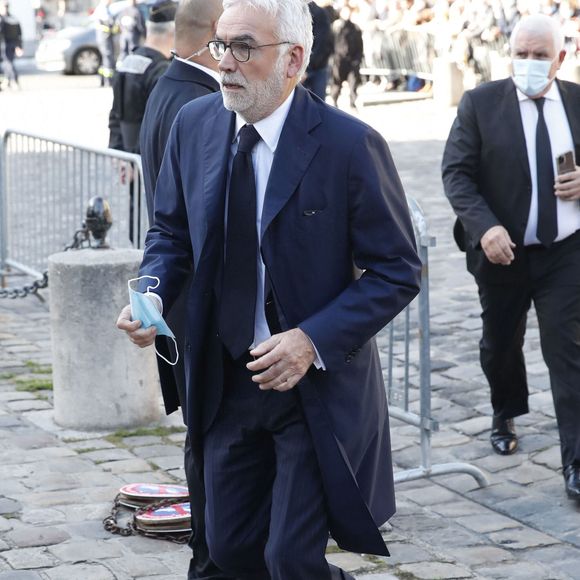 Pascal Praud - Arrivées à la messe funéraire en hommage à Bernard Tapie en l'église Saint-Germain-des-Prés à Paris. Le 6 octobre 2021
© Jacovides-Moreau / Bestimage