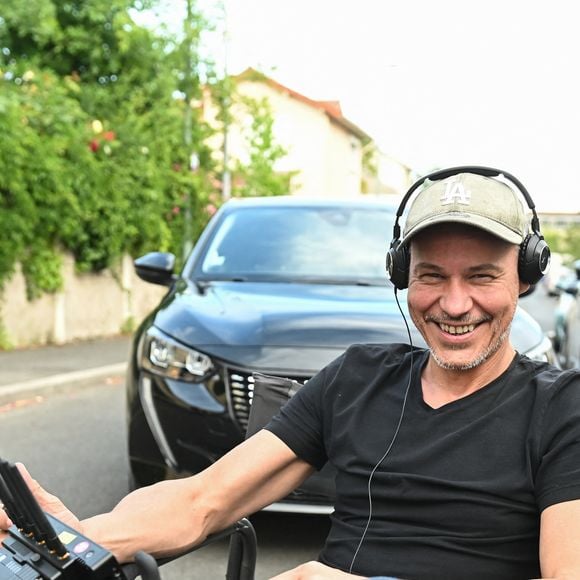 Le realisateur Gaël Leforestier - Tournage de la fiction inédite "Arnaud Ducret dans tous ses états" - Séquence BPI / "Bas Potentiel Intellectuel". © Guillaume Gaffiot/Bestimage