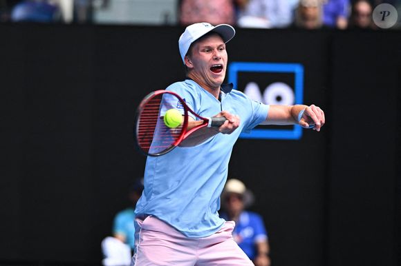 Jenson Brooksby (USA) lors de son match du deuxième tour de l'Open d'Australie 2023 à Melbourne Park à Melbourne, le 18 janvier 2023. Photo par Corinne Dubreuil/ABACAPRESS.COM