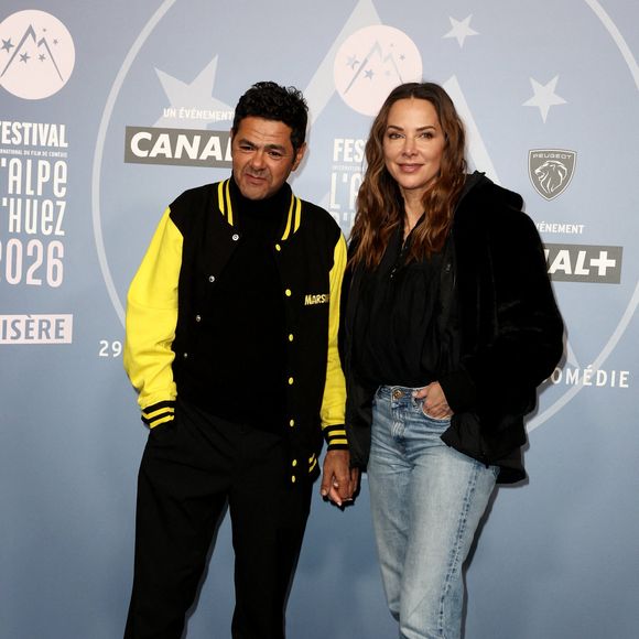 Jamel Debbouze et sa femme Mélissa Theuriau - Tapis rouge lors du 29ème Festival International du Film de Comédie de l'Alpe d'Huez le 21 Janvier 2026. © Dominique Jacovides/Bestimage