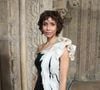 "Mais c'est chiant. On ne peut pas vraiment partager de super moments avec ses potes. Je fais l'effort mais je dors hyper mal quand je mange le soir." 

Sonia Rolland au défilé Georges Chakra "Collection Haute Couture Printemps/Eté 2026" lors de la Fashion Week de Paris, le 27 janvier 2026

© Anne-Sophie Guebey / Bestimage