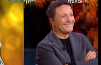 Arthur se confie sur sa femme Maréva Galanter dans "Quelle époque !" sur France 2. Elle a été son soutien quand il n'allait pas bien.