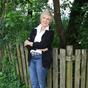Exclusif - Véronique Jannot pose lors de la 4ème édition du festival cinéma français et gastronomie d'Aix-les-Bains, le 4 juin 2025.
© Denis Guignebourg / Bestimage