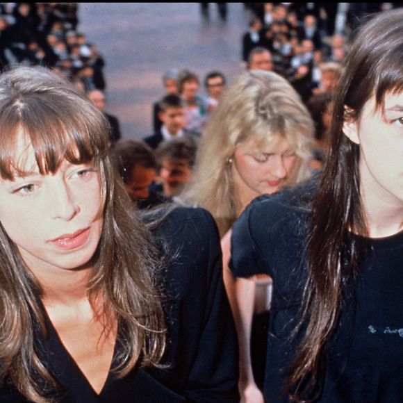 Archives - Kate Barry et Charlotte Gainsbourg au festival de Cannes en 1990 ANGELI-RINDOFF / BESTIMAGE