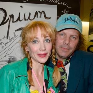 Invitée sur le plateau de "Télématin", Julie Depardieu s'est confiée sur sa relation avec son compagnon Philippe Katerine, le père de ses deux enfants, Billy et Alfred). 

Julie Depardieu et Philippe Katerine - Avant-première du film "Opium" au cinéma "Le Saint-Germain-des-Pres" a Paris. AGENCE / BESTIMAGE