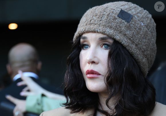 Isabelle Adjani - Les célébrités au défilé Stella McCartney "Collection Prêt-à-Porter Automne/Hiver 2025-2026" lors de la Fashion Week de Paris (PFW), le 5 mars 2025.