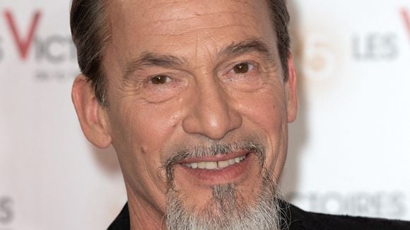 Après une scolarité écourtée en France, les enfants de Florent Pagny ont étudié dans un lycée particulier en Patagonie : ils se mobilisent pour le sauver