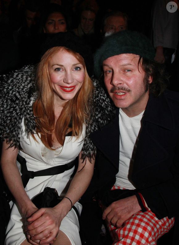 Julie Depardieu et Philippe Katerine arrivant au défilé de la collection printemps-été 2012 d'Etam qui s'est tenu aux Beaux-Arts de Paris, France, le 23 janvier 2012. Photo par Denis Guignebourg/ABACAPRESS.COM ?