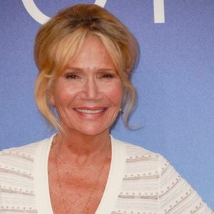Clémentine Célarié dans le diplôme au photocall de la cérémonie de clôture du 27ème Festival de la Fiction de la Rochelle, France, le 20 septembre 2025. © Christophe Aubert via Bestimage