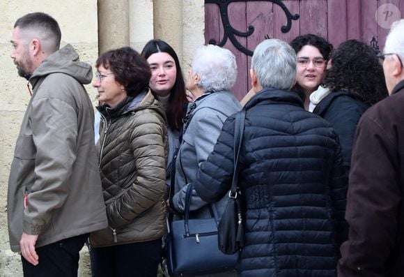 Exclusif - Obsèques de Maïté, la célèbre cuisinière et restauratrice, en présence des ses deux petites-filles Perrine et Camille Ordonez en l'église Saint-Barthélemy de Rion-des-Landes, son village natal le 26 décembre 2024. © Patrick Bernard/Bestimage