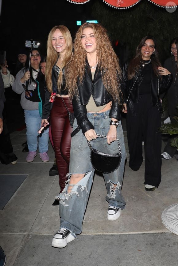Après avoir offert une performance électrisante aux Grammy Awards, Shakira a poursuivi les festivités au Bird Streets Club à West Hollywood, profitant du succès de la soirée entourée de ses amis et de nombreuses célébrités, le 2 février 2024. © Backgrid USA / Bestimage