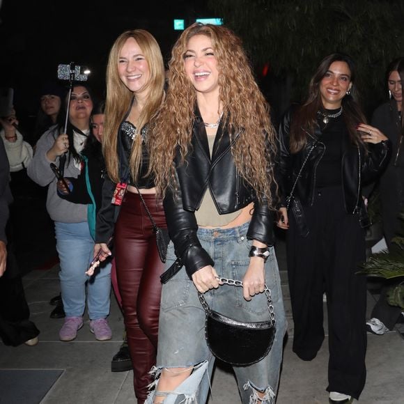 Après avoir offert une performance électrisante aux Grammy Awards, Shakira a poursuivi les festivités au Bird Streets Club à West Hollywood, profitant du succès de la soirée entourée de ses amis et de nombreuses célébrités, le 2 février 2024. © Backgrid USA / Bestimage