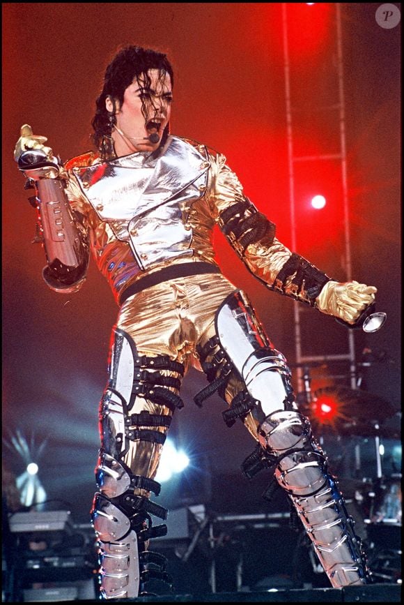 Michael Jackson sur scène, au stade Wembley en concert à Londres en 1997. Tournée "History World Tour".

©BestImage