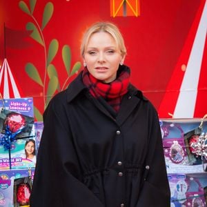 La famille princière de Monaco est de plus en plus active sur les réseaux sociaux. 

La princesse Charlène de Monaco - La famille princière de Monaco offre les traditionnels cadeaux de Noël aux enfants monégasques dans la Cour du Palais Princier,
© Olivier Huitel / Pool Monaco / Bestimage