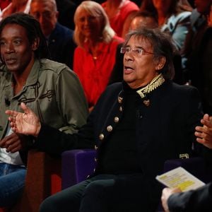 A cette occasion, il reçoit plusieurs personnalités avec leurs proches, comme Laurent Voulzy venu avec ses quatre fils nés de deux mères différentes.

Exclusif - Laurent Voulzy et son fils Julien lors de l'enregistrement de l'émission "Famille je vous aime" présentée par M. Drucker et qui sera diffusée le 13 juin 2025 sur France 3, aux Studios rive gauche à Paris, France, le 14 avril 2025. © Clovis-Gaffiot/Bestimage