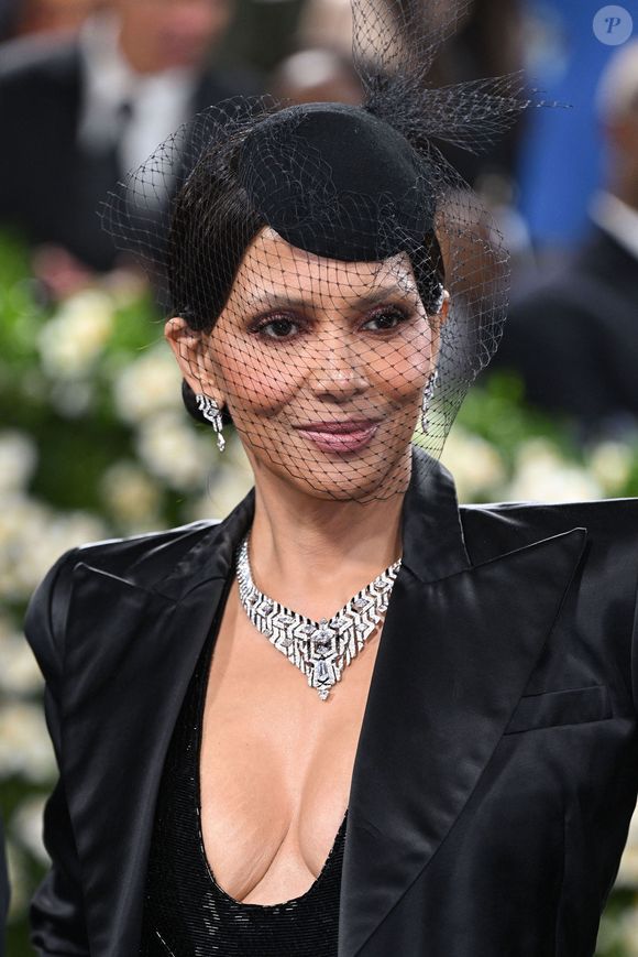 Halle Berry au Met Gala Celebrating Superfine : Tailoring Black Style au Metropolitan Museum of Art à New York. 05 mai 2025. (STARMAX / BESTIMAGE).