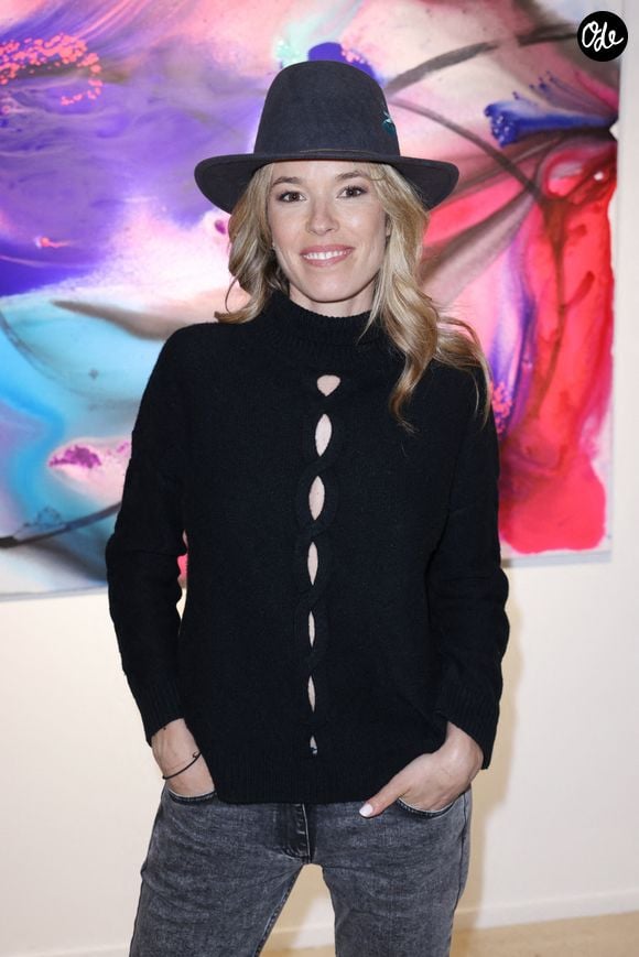 Élodie Fontan assiste au vernissage de l'exposition "Hope Solidarity" à Paris, en France, le 10 mars 2026. Photo : Jérôme Dominé/Abaca