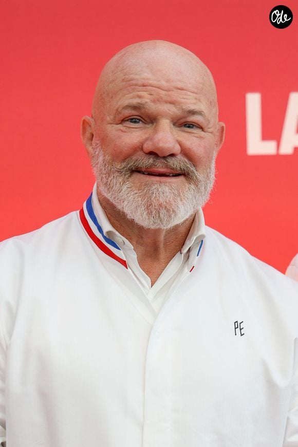 Philippe Etchebest a ensuite présenté ses excuses aux autres clients du restaurant.

Philippe Etchebest - Cérémonie des remises des Etoiles Michelin 2026 au Grimaldi Forum à Monaco le 16 mars 2026. © Jean-Marc Lhomer/Bestimage