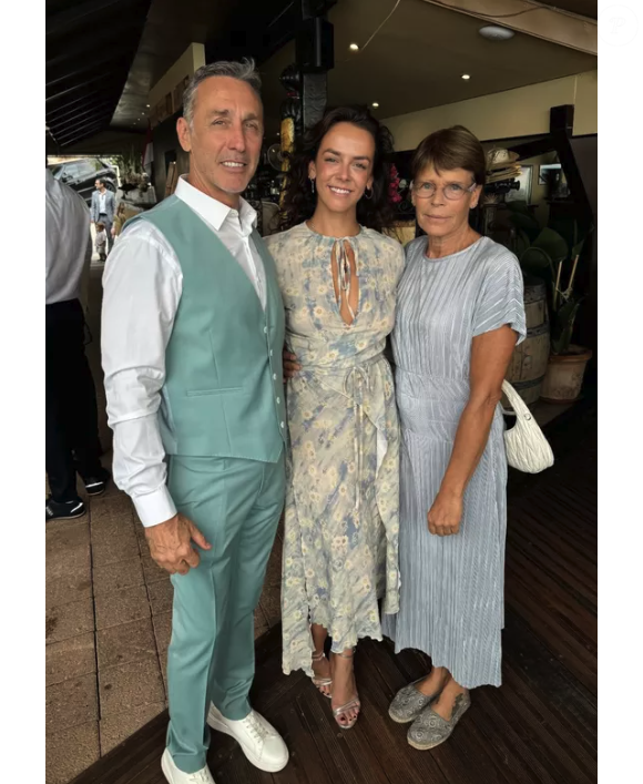 Pauline Ducruet, et ses parents, Daniel et Stéphanie au baptême de Victoire, la fille de Louis en septembre 2024.©Instagram