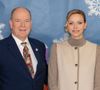 Albert et Charlène de Monaco ont assisté au spectacle de Noël à la crèche de la Croix-Rouge.

Le prince Albert II de Monaco et la princesse Charlène de Monaco assistent au spectacle de Noël à la crèche de la Croix-Rouge Rosine Sanmori et participent à la traditionnelle distribution de cadeaux de Noël à Monaco. Photo par Olivier Huitel / Pool Monaco / Bestimage
